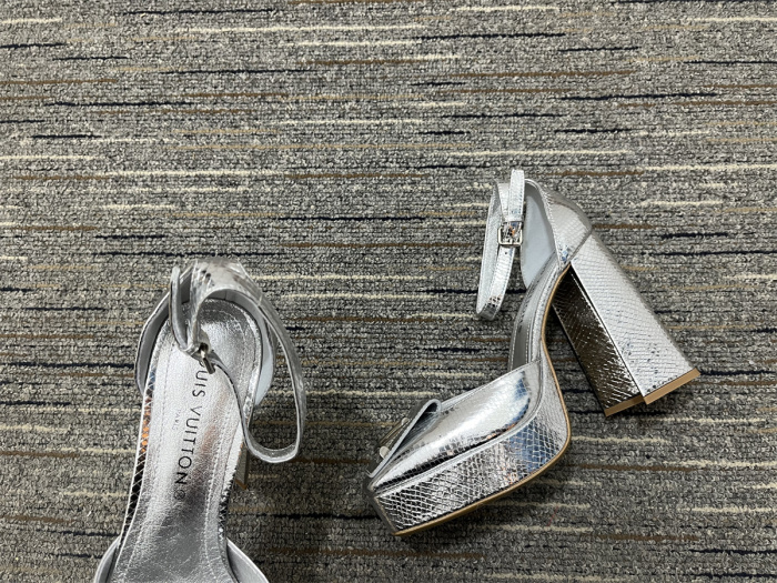 Women L*ouis V*uitton Top Quality Sandals