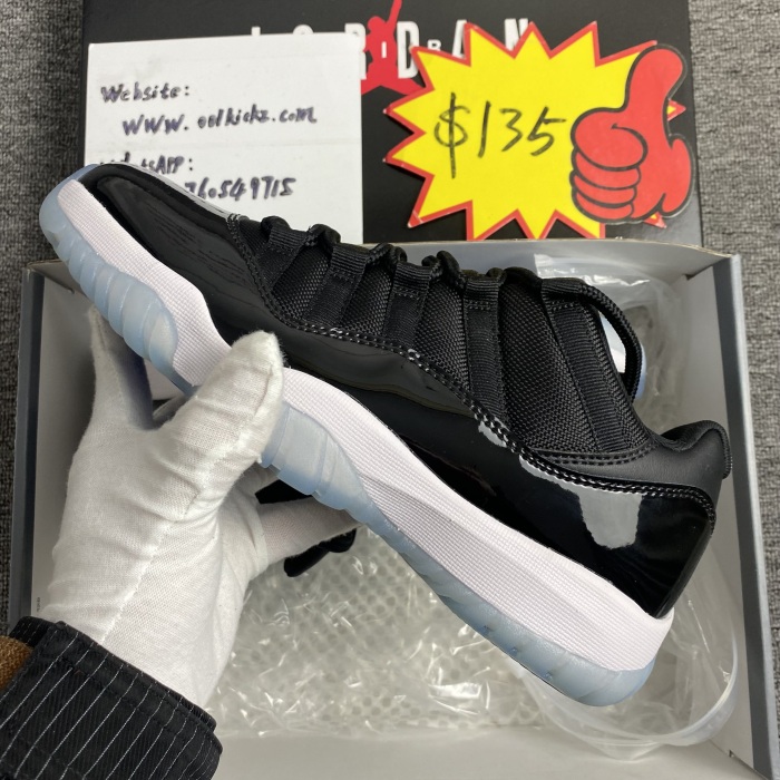 A*ir J*ordan 11   “Space Jam   FV5104-004
