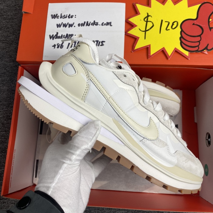N*ike  S*acai   DD1875 100