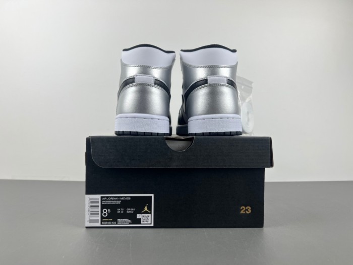 A*ir Jor*dan   1 Mid  DQ8423-103