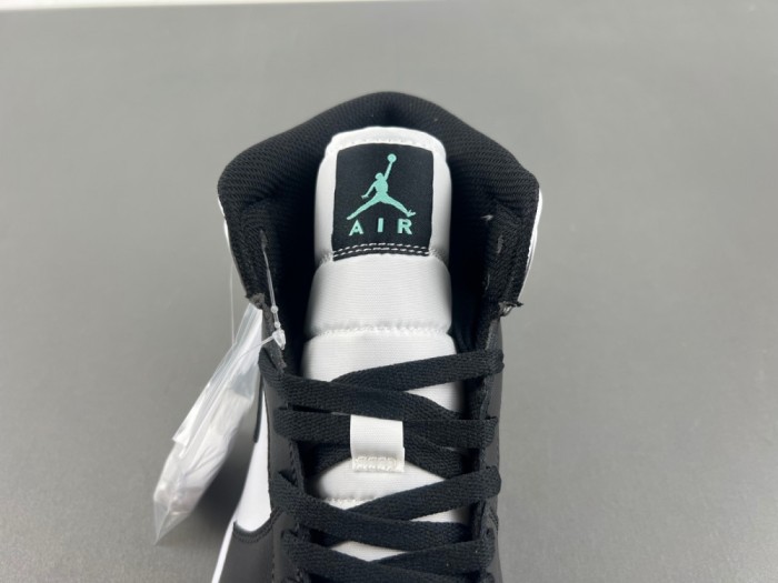 A*ir Jor*dan   1 Mid  DQ8423-103