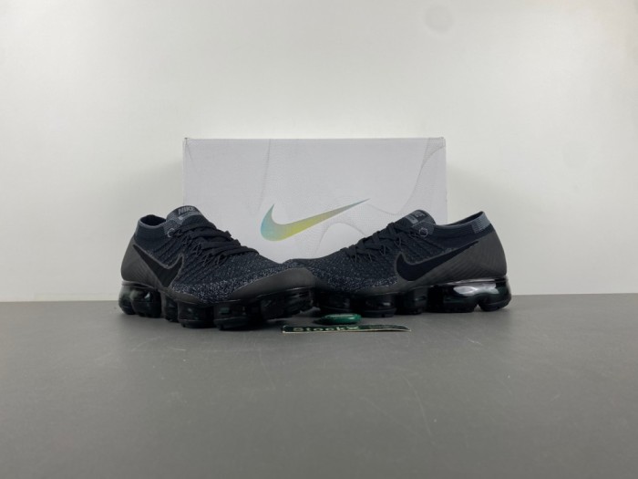 N*ike  A*ir VaporMax 'Triple Black'   849558-007