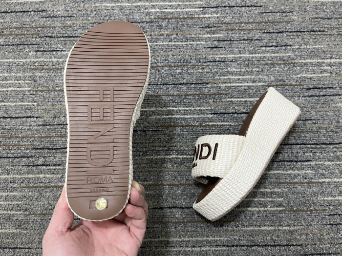 Women F*endi Top Sandals