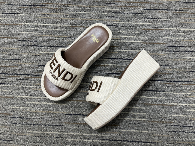 Women F*endi Top Sandals