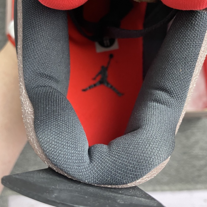 Air Jordan 4 Retro Taupe Haze DB0732 200