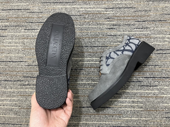Men   𝑉*𝐴𝐿𝐸𝑁𝑇𝐼𝑁𝑂 Top Sneakers