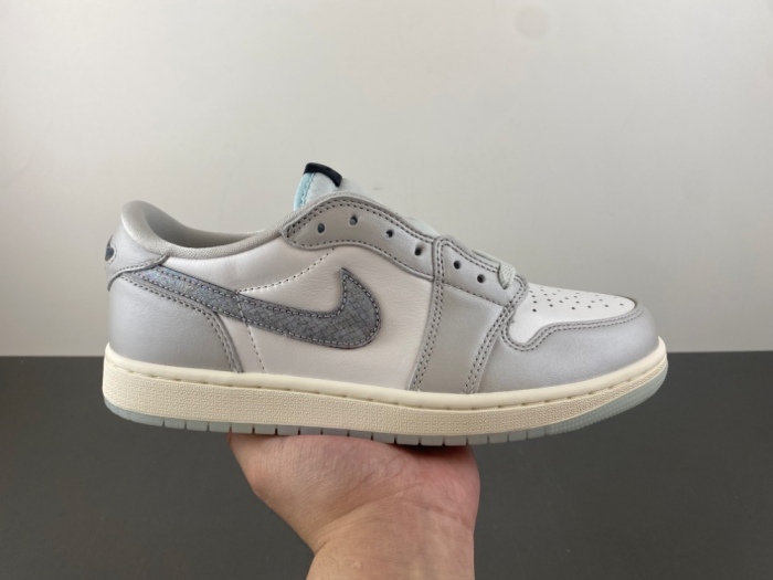 A*ir J*ordan 1 Retro Low  CNY  HF3144-100