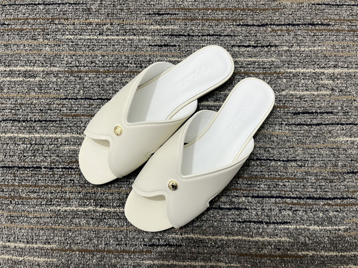 Women L*oro P*iana Top Slippers