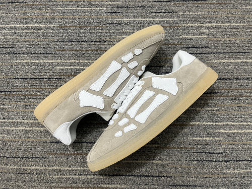 Men  A*miri Top Quality Sneakers