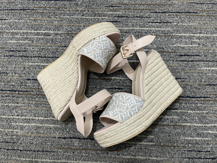 Women L*ouis V*uitton Top Quality Sandals