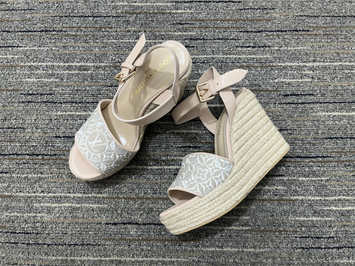 Women L*ouis V*uitton Top Quality Sandals