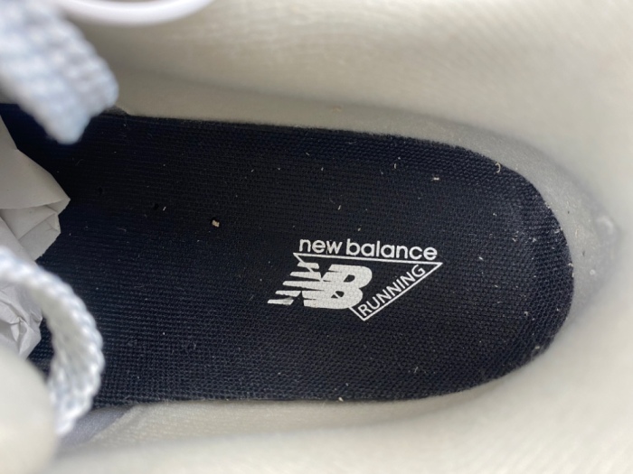N*ew B*alance  U2002REE