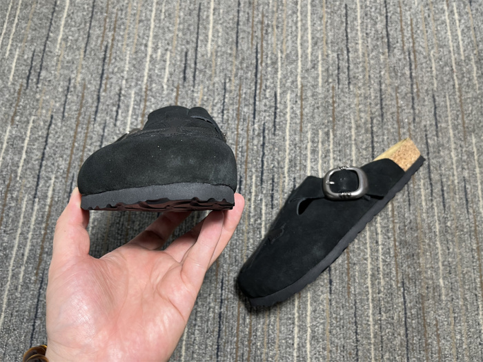 Men C*hrome H*earts Slipper