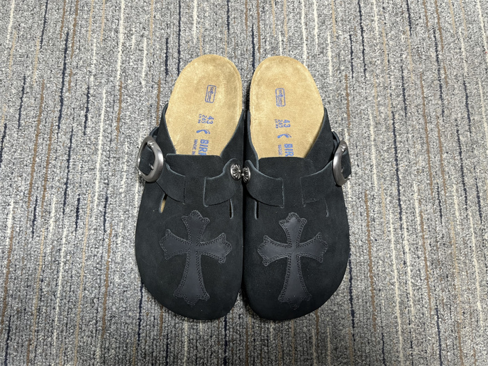 Men C*hrome H*earts Slipper