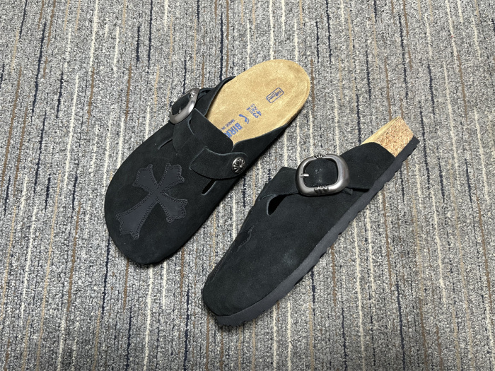 Men C*hrome H*earts Slipper
