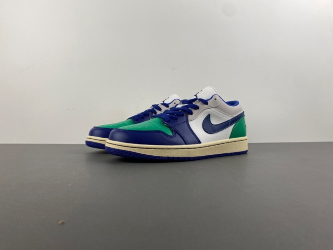 A*ir Jor*dan  1 Low  553558-147