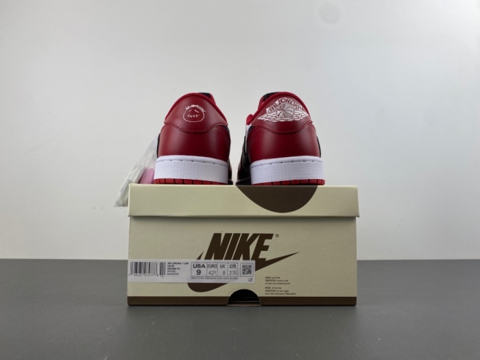 T*ravis S*cott x A*ir J*ordan 1 Low  DM7866-101