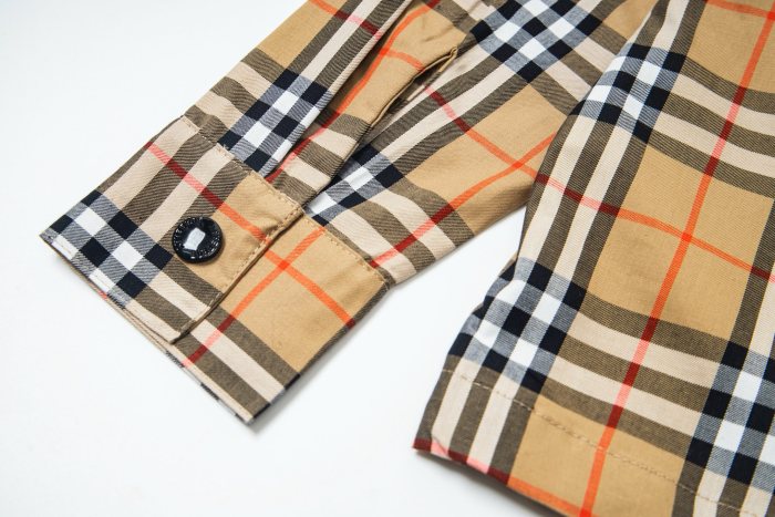 B*urberry Top Quality