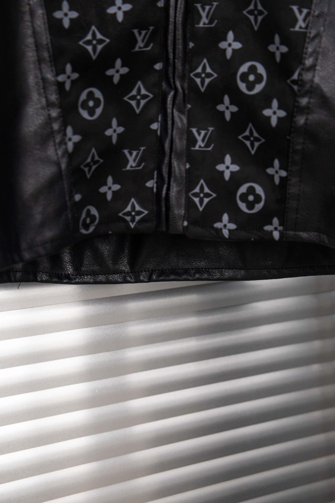 L*ouis V*uitton Top Quality