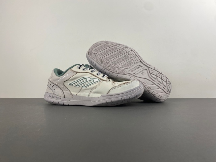 Men Women  B*alenciaga 18 Sneaker