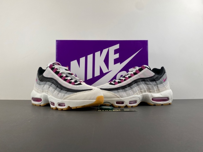 N*ike S*B x A*ir M*ax 95  HF7545-100