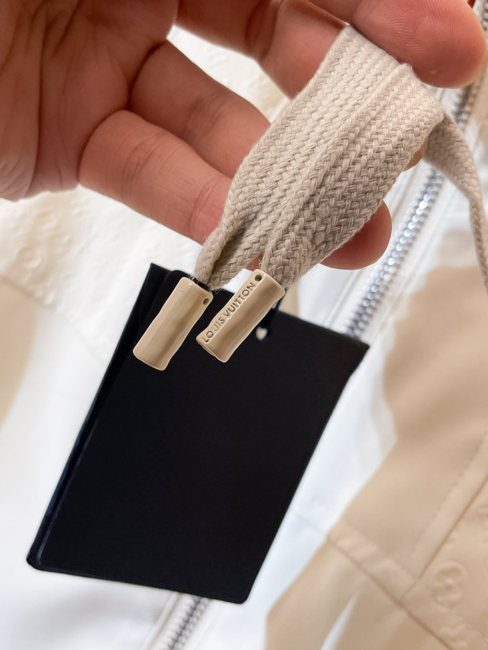 L*ouis V*uitton Top Quality