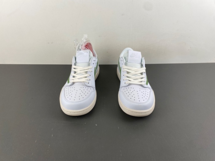 T*ravis S*cott x A*ir J*ordan 1 Low  DM7866-956