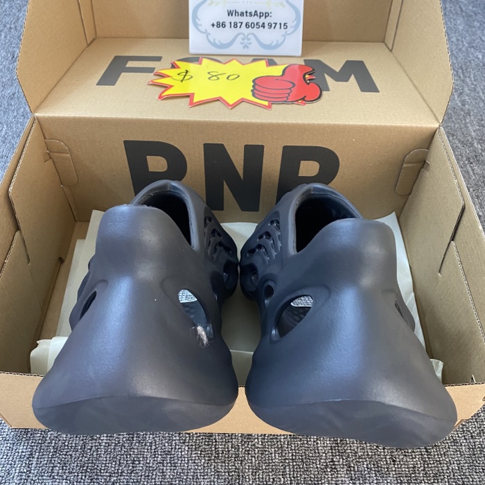 Yeezy Foam Runner Onyx HP8739
