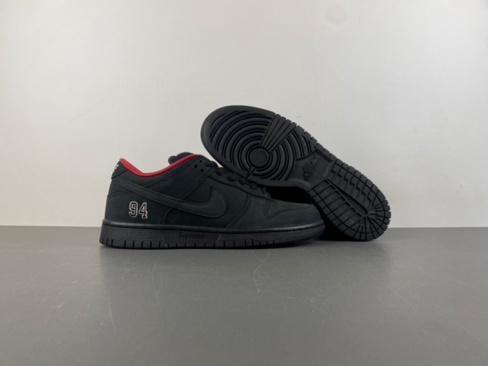 S*upreme x N*ike S*B D*unk Low  “Black/Red”  HO8487 001