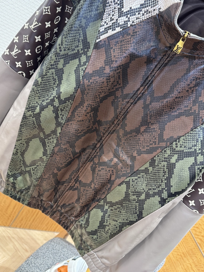 L*ouis V*uitton Top Quality
