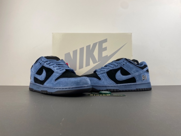 S*upreme x N*ike S*B D*unk Low HQ8487-400