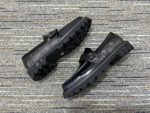 Men L*ouis V*uitton Top Quality  loafers