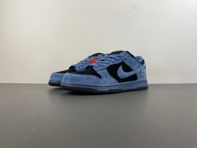 S*upreme x N*ike S*B D*unk Low HQ8487-400