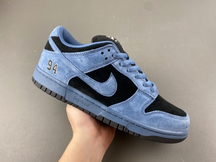 S*upreme x N*ike S*B D*unk Low HQ8487-400