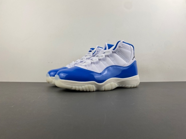 Air Jordan 11  IO8959-133