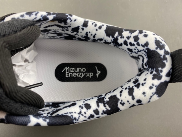 M*izuno V*OLLEYBALL WAVE MOMENTUM ELITE