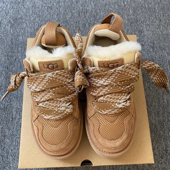 Women  U*GG Top  Sneaker