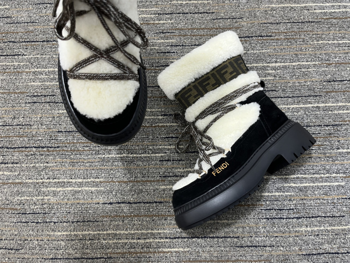 Women   F*endi Top  Quality Boot