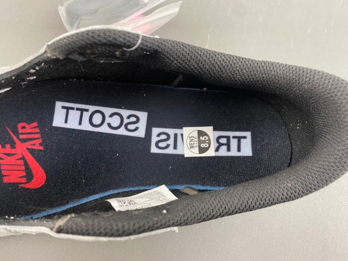 T*ravis S*cott x A*ir Jor*dan 1  XZ6868 001