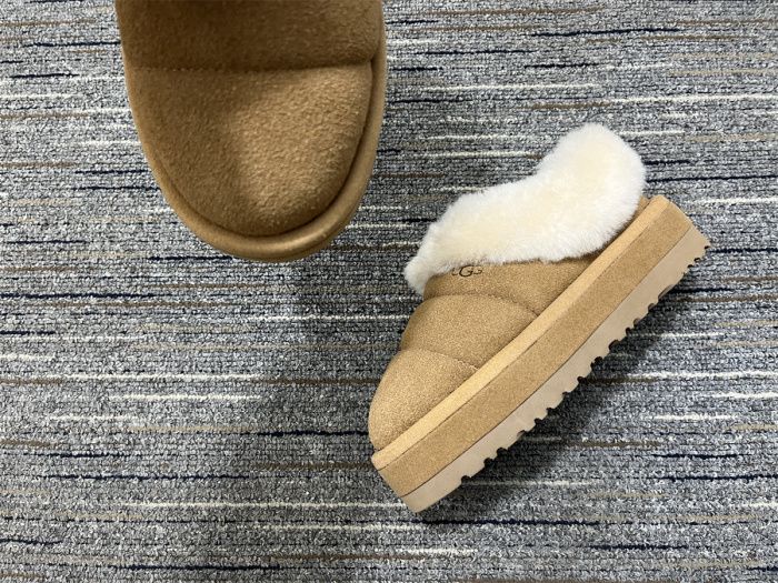 Women  U*GG Top Boots