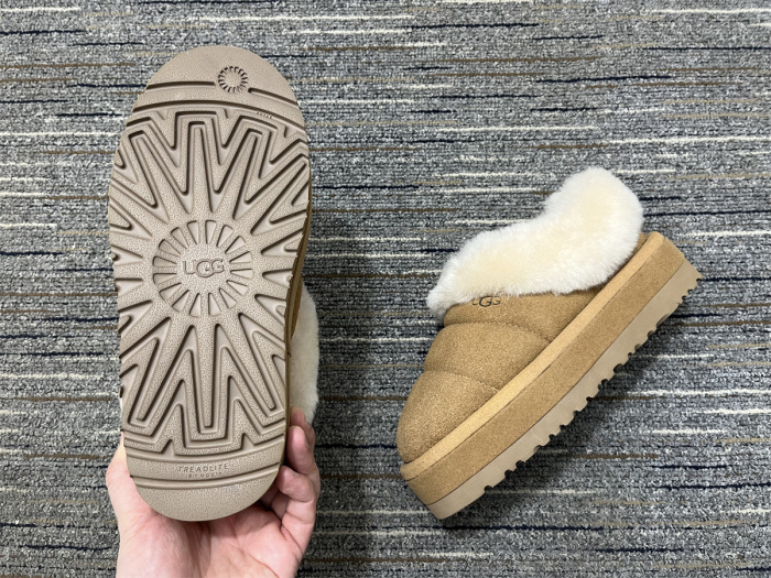 Women  U*GG Top Boots
