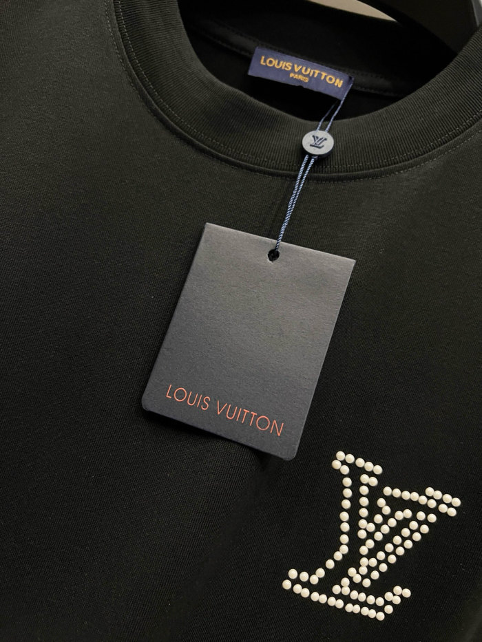L*ouis V*uitton Top Quality