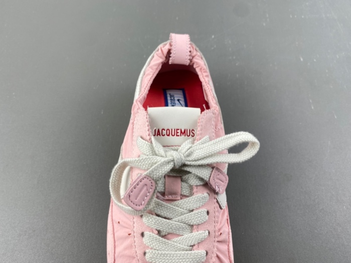 Jacquemus x N*ike Moon HV8547-800