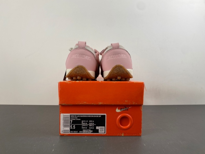 Jacquemus x N*ike Moon HV8547-800