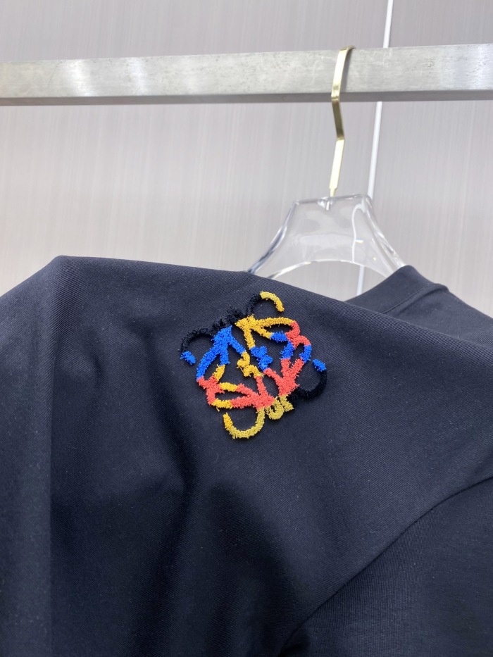 L*oewe  Top Quality