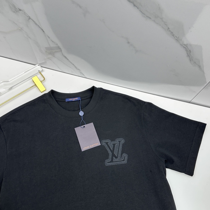 L*ouis V*uitton  Top Quality