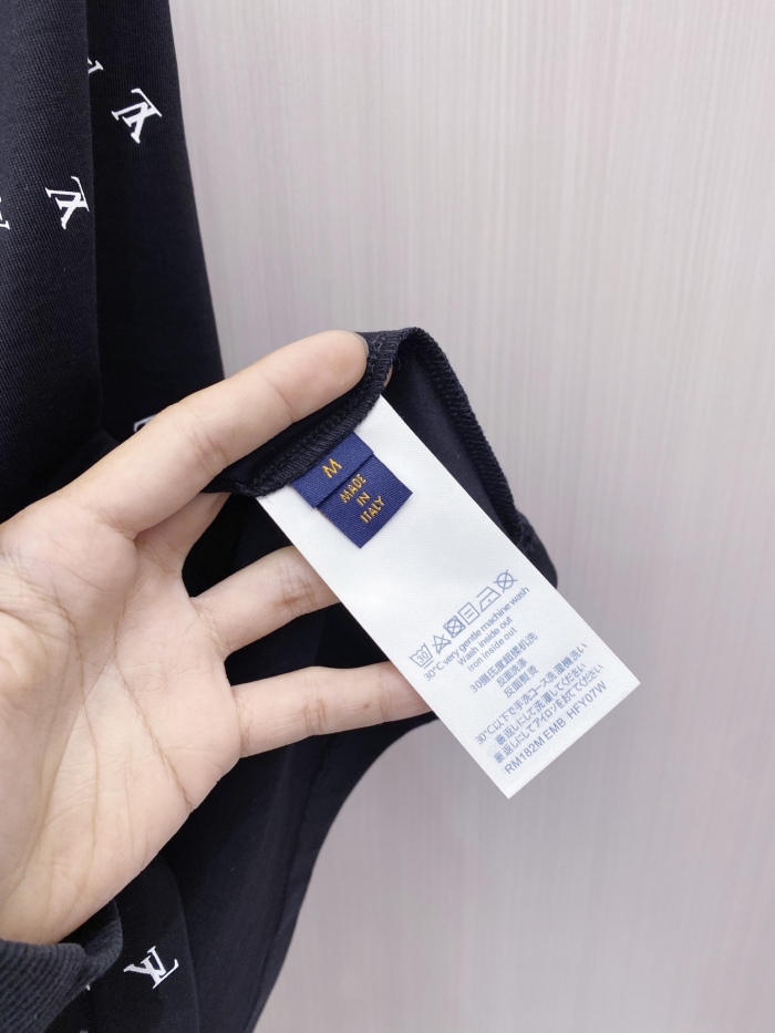 L*ouis V*uitton  Top Quality