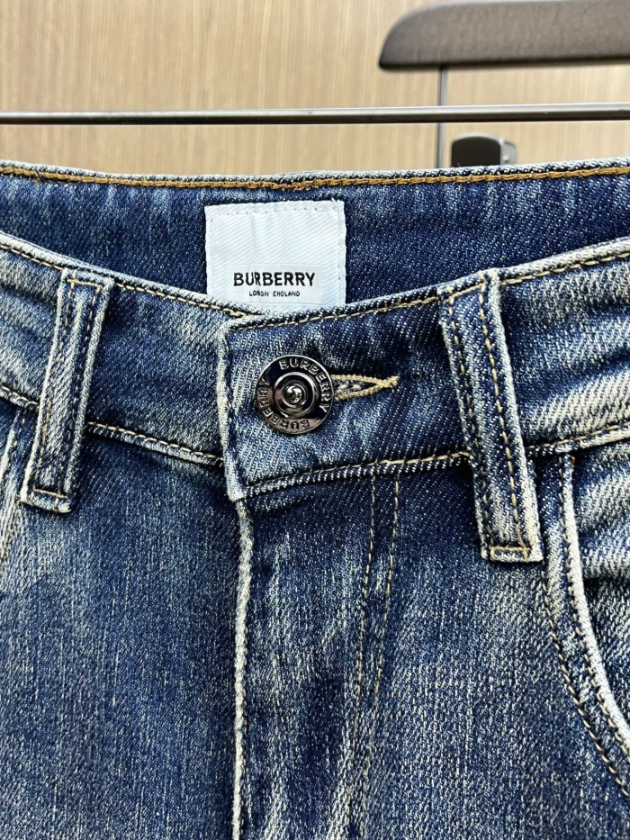 B*urberry Top Quality