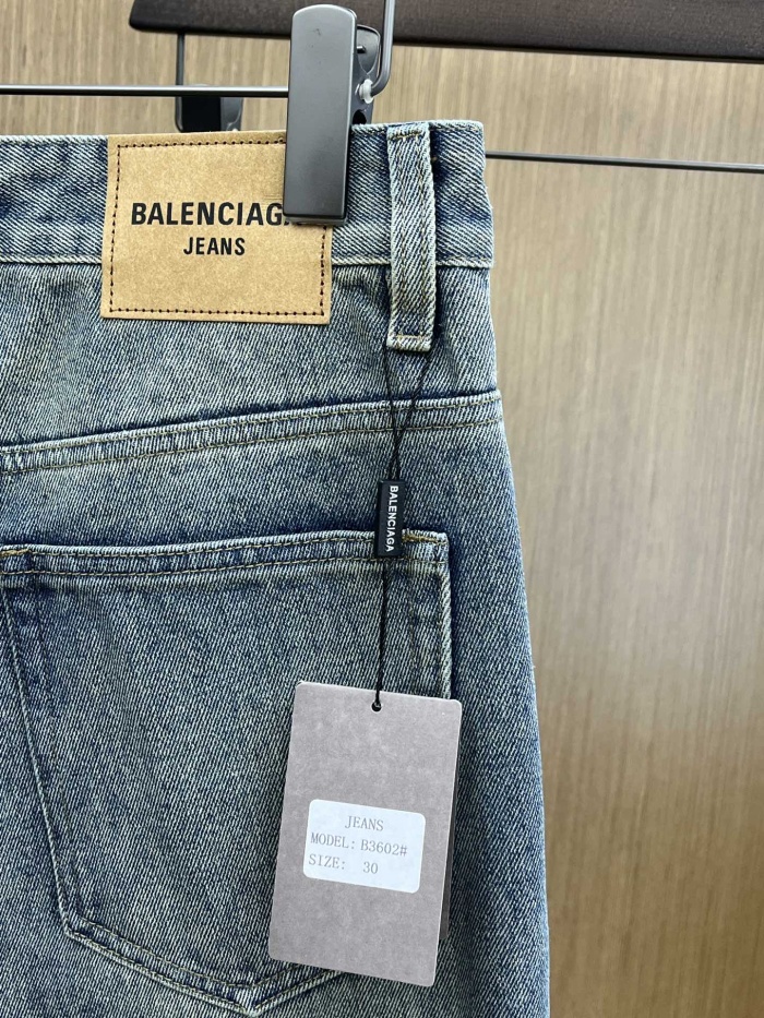 B*alenciaga Top Quality