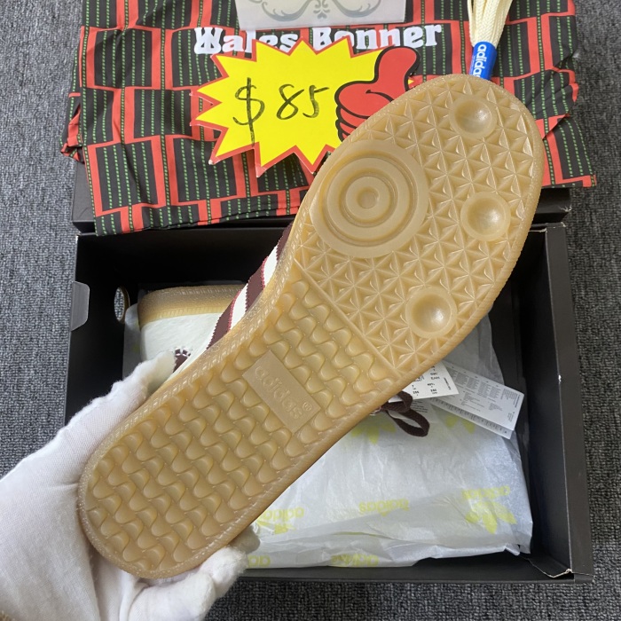 Men Women   a*didas S*amba Nubuck  IE0586